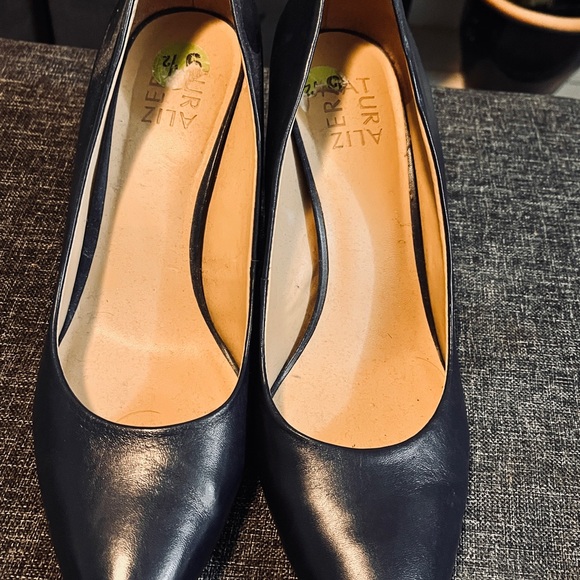 New Navy Heels - Picture 2 of 4